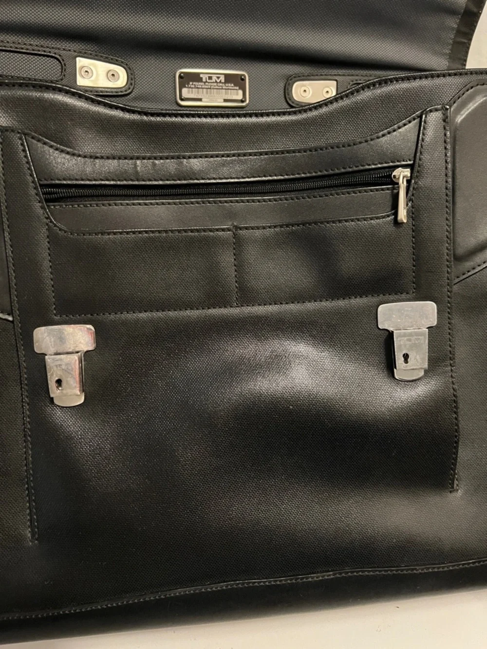 Tumi Formula T Leather Laptop Briefcase Black 2952D Silver Hardware